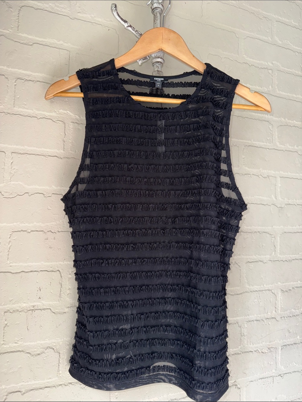 Express Black Textured Ruffle Sleeveless Tank new medium stretch